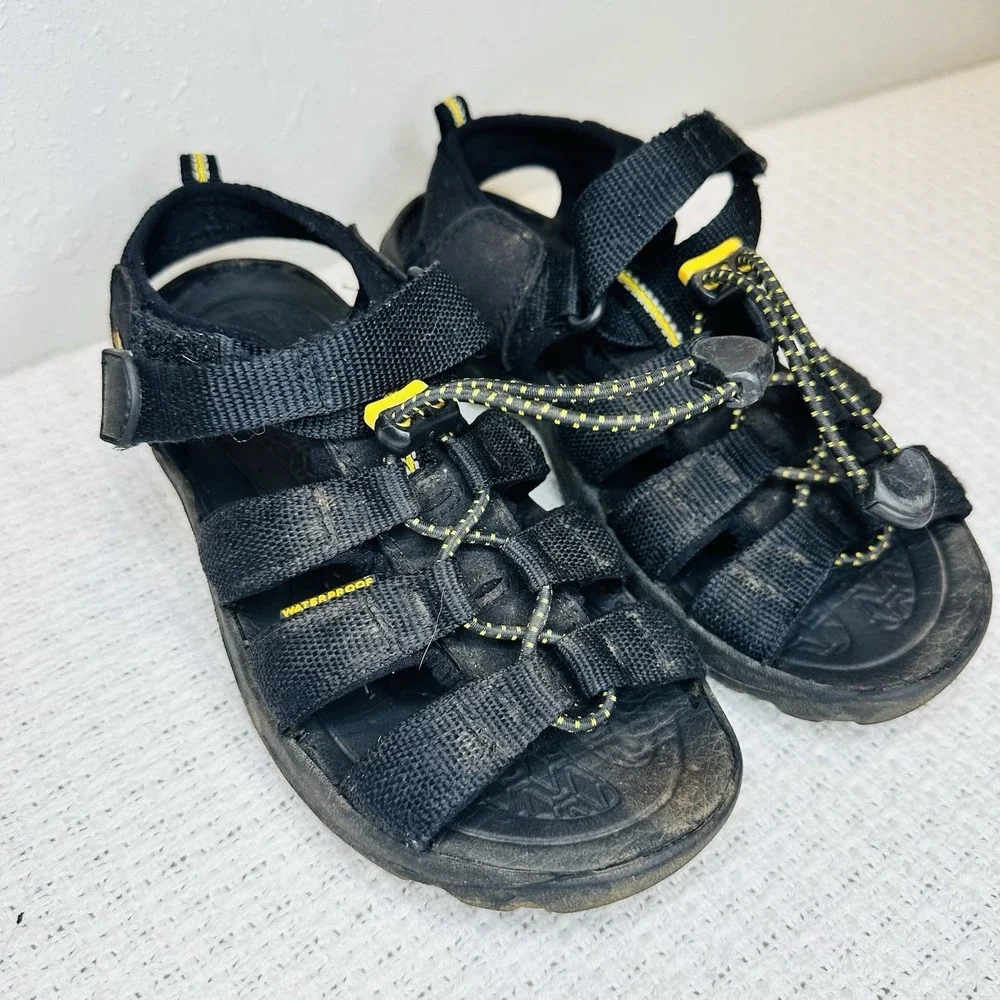 Keen Kids Newport H2 Sandals Waterproof Black Summer‎ Travel Hiking Fish -sz 2